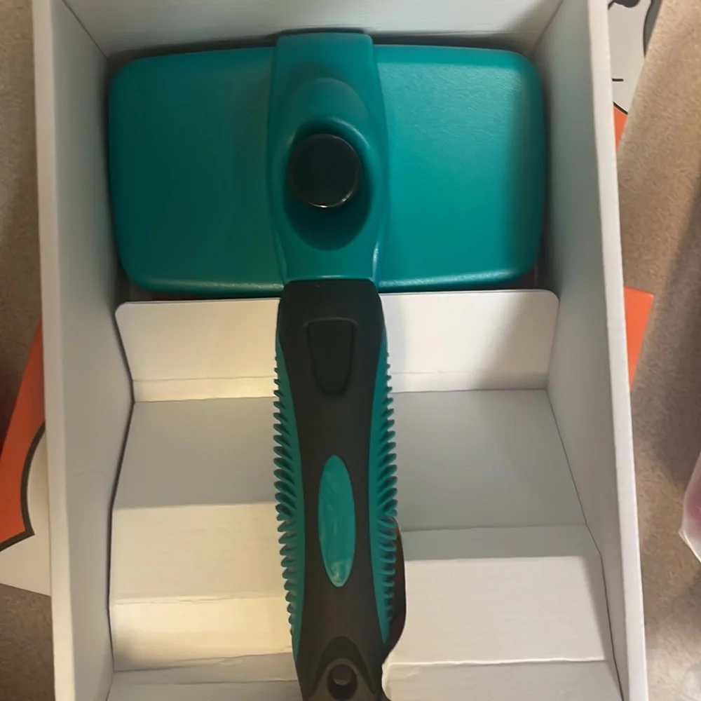 Usitek Dog/Cat Brush for Shedding and Grooming Self-cleaning Slicker Brush New